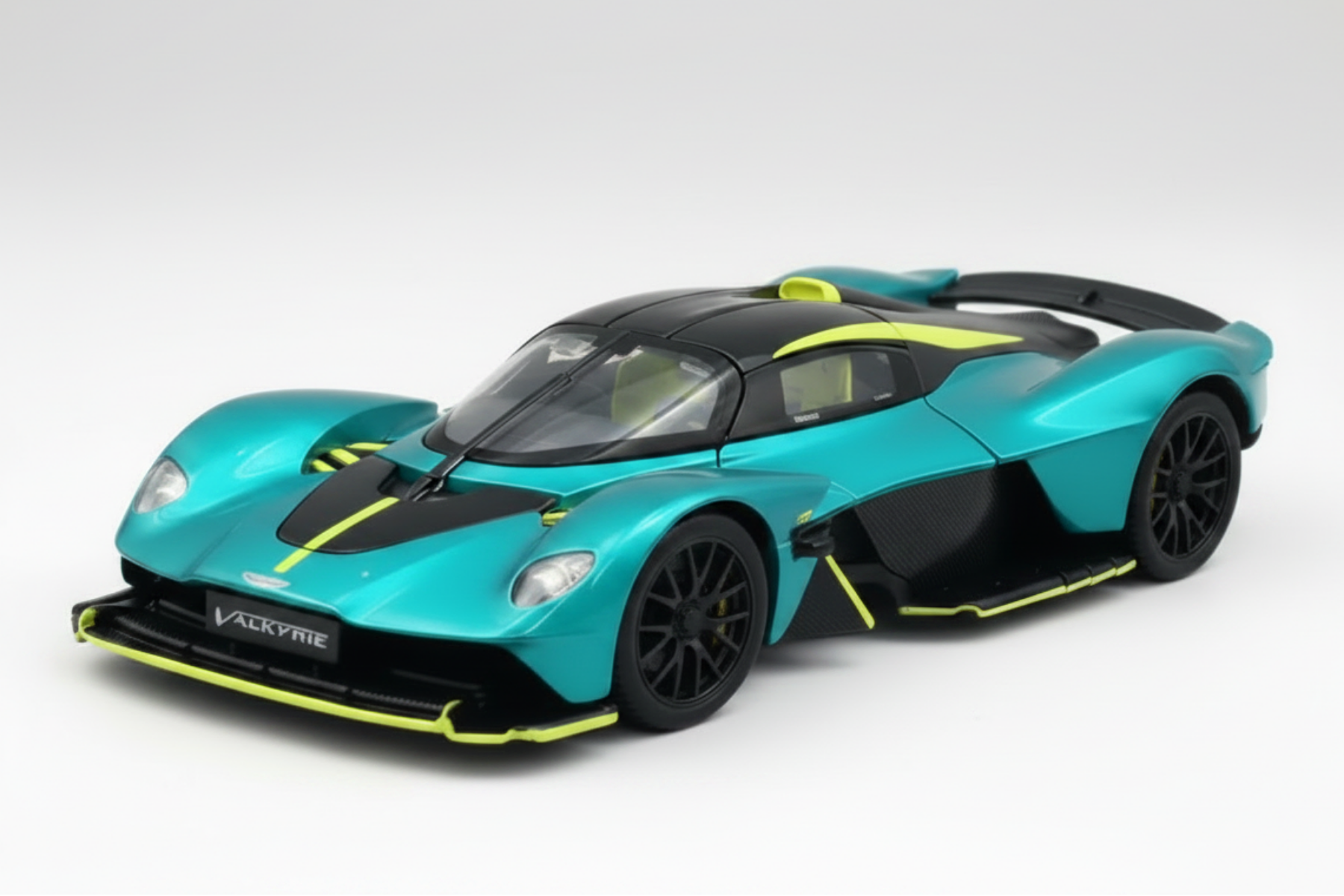 Aston Martin Valkyrie 1/24