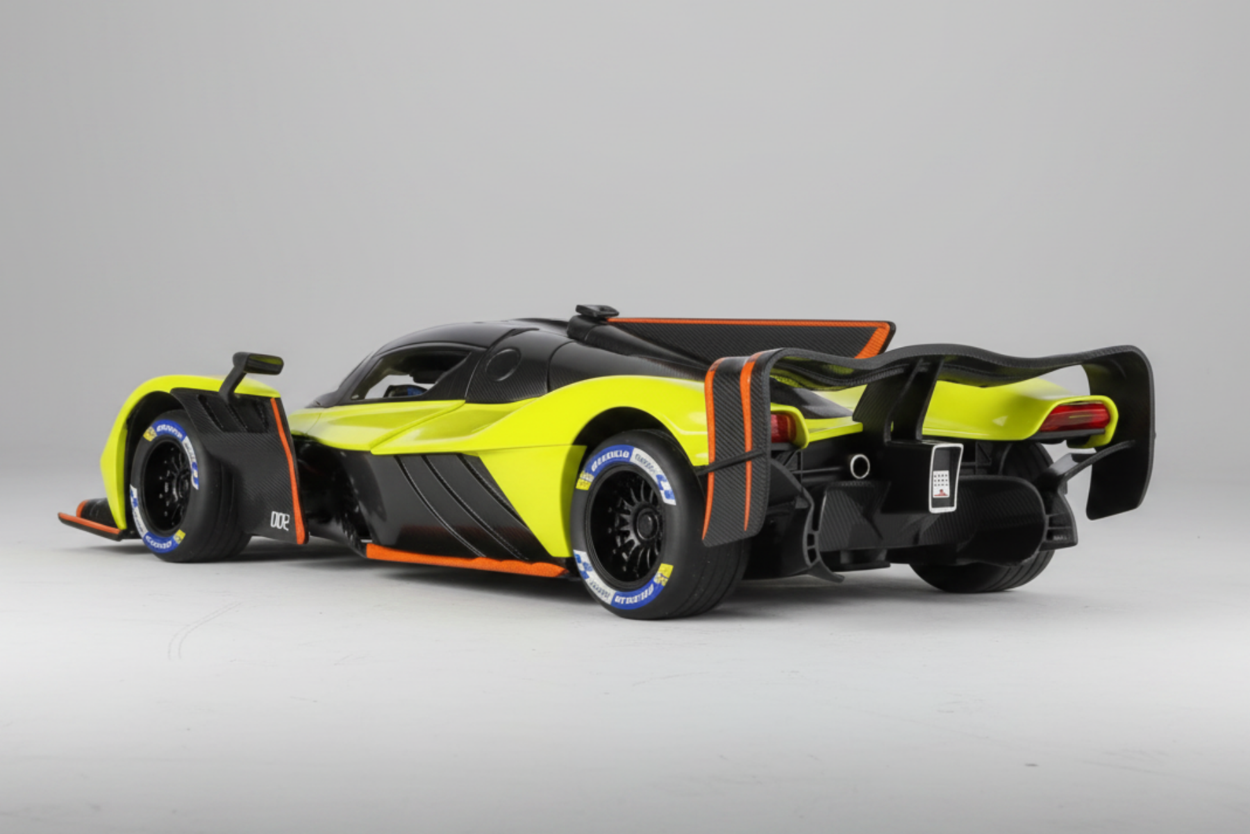 Aston Martin Valkyrie AMR Pro 1/24