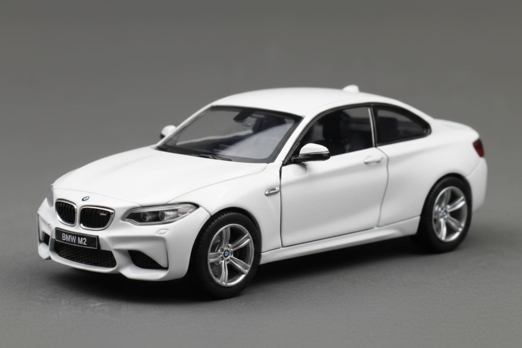 BMW M2 1/36