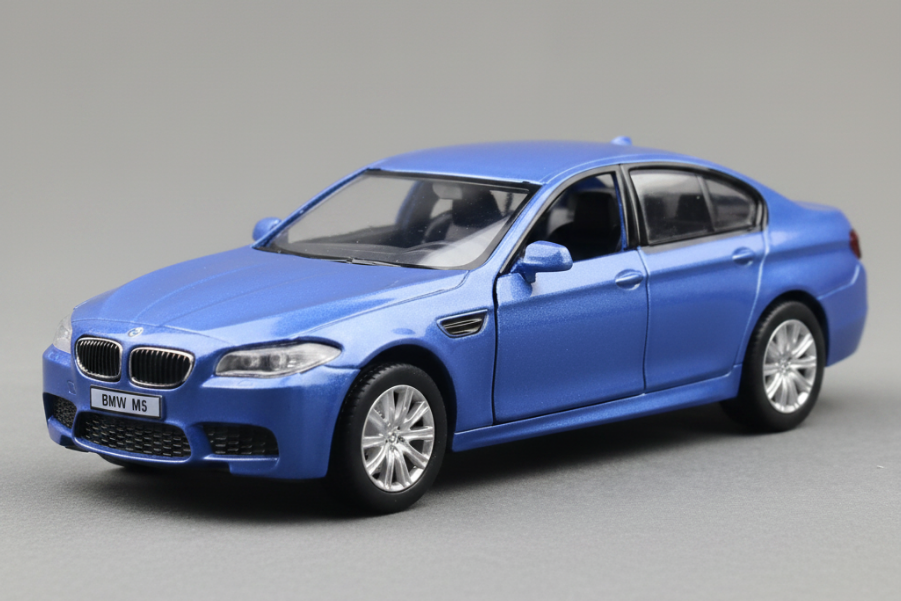 BMW F10 M5 1/36