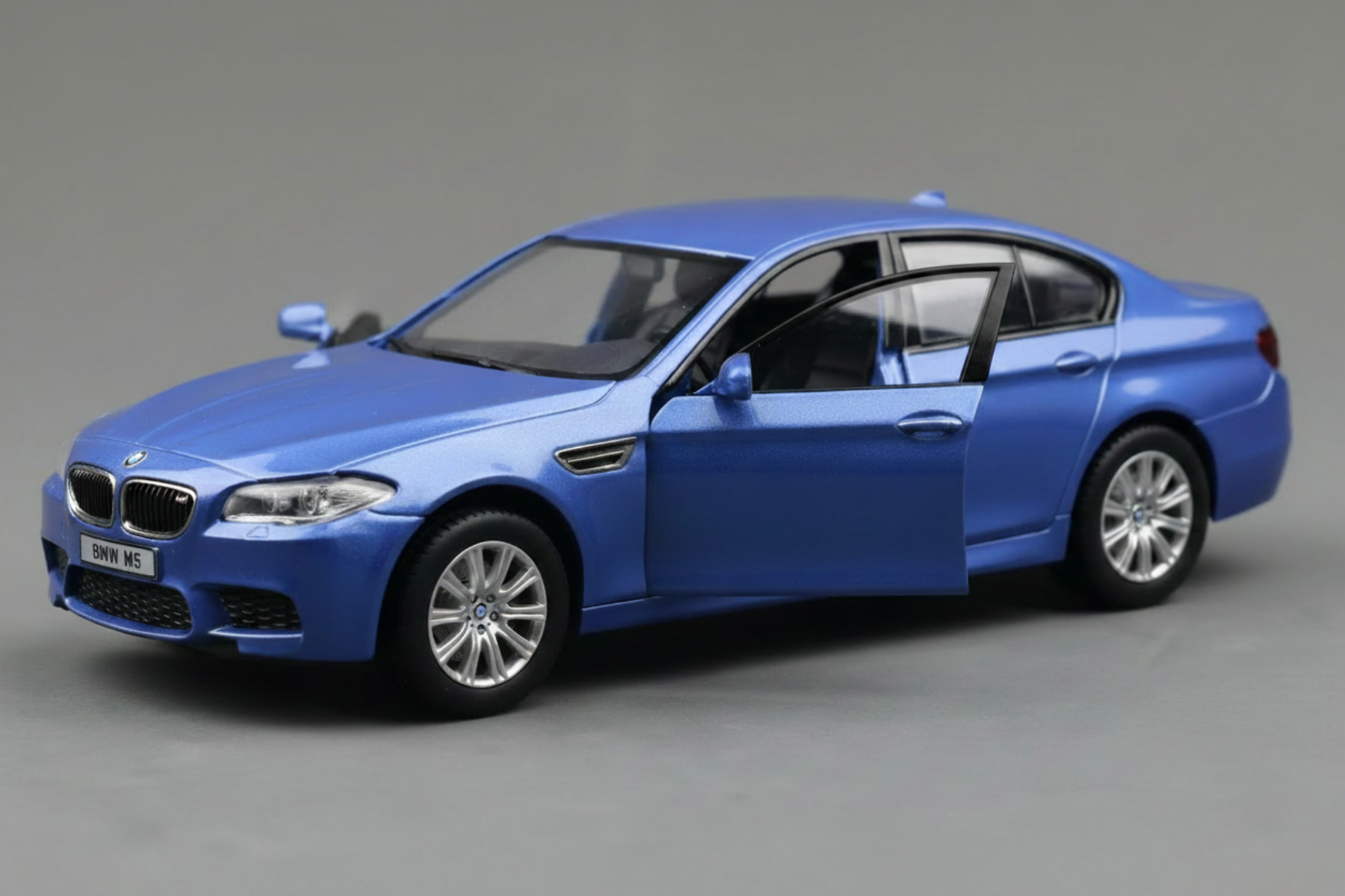 BMW F10 M5 1/36