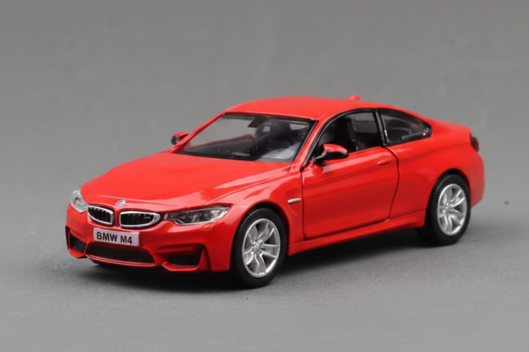 BMW F82 M4 1/36
