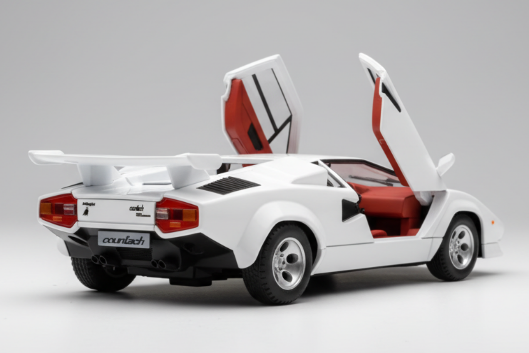 Lamborghini Countach 1/24