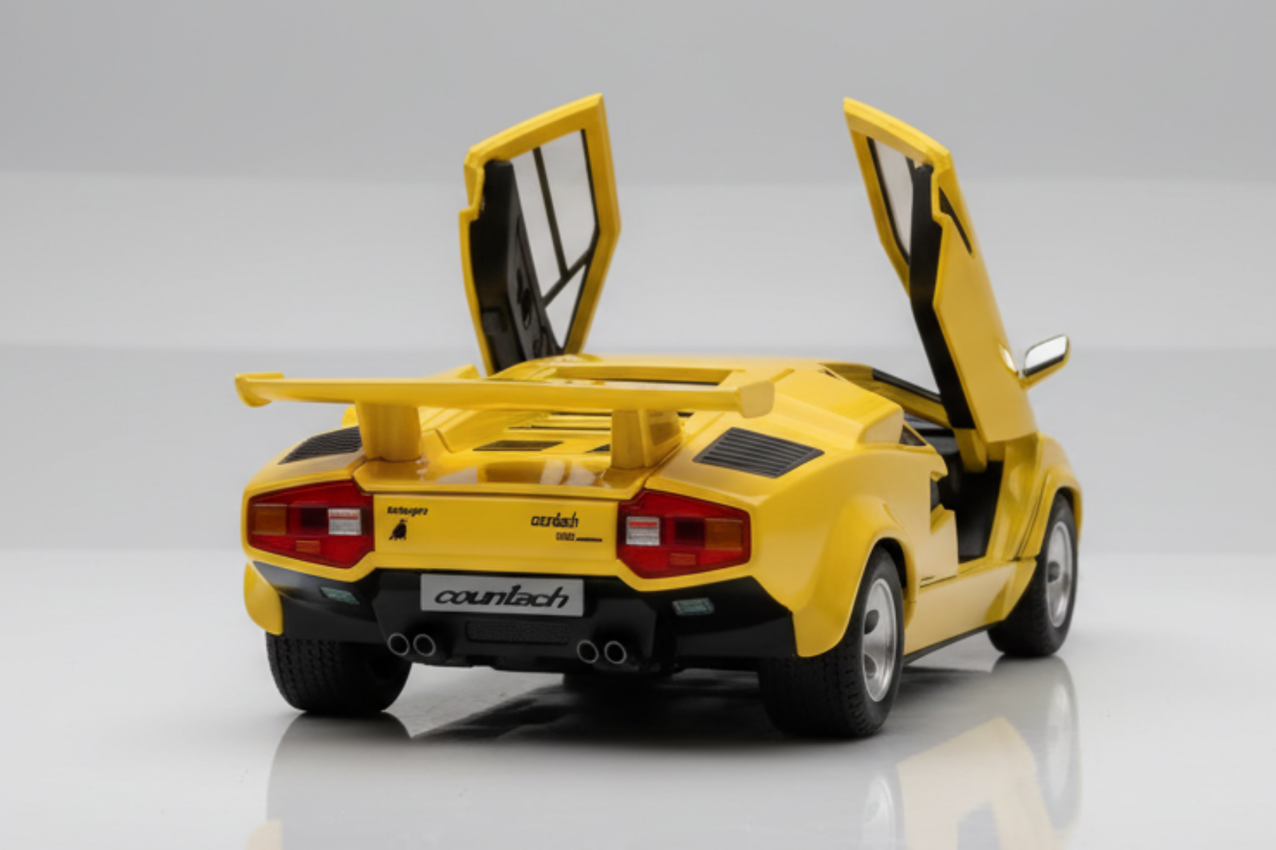 Lamborghini Countach 1/24