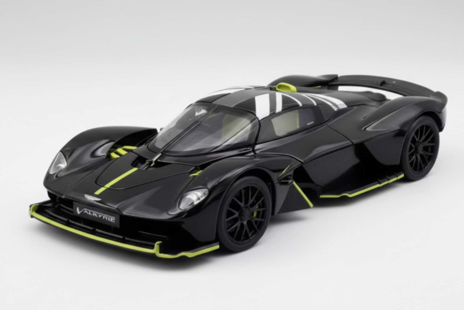 Aston Martin Valkyrie 1/24