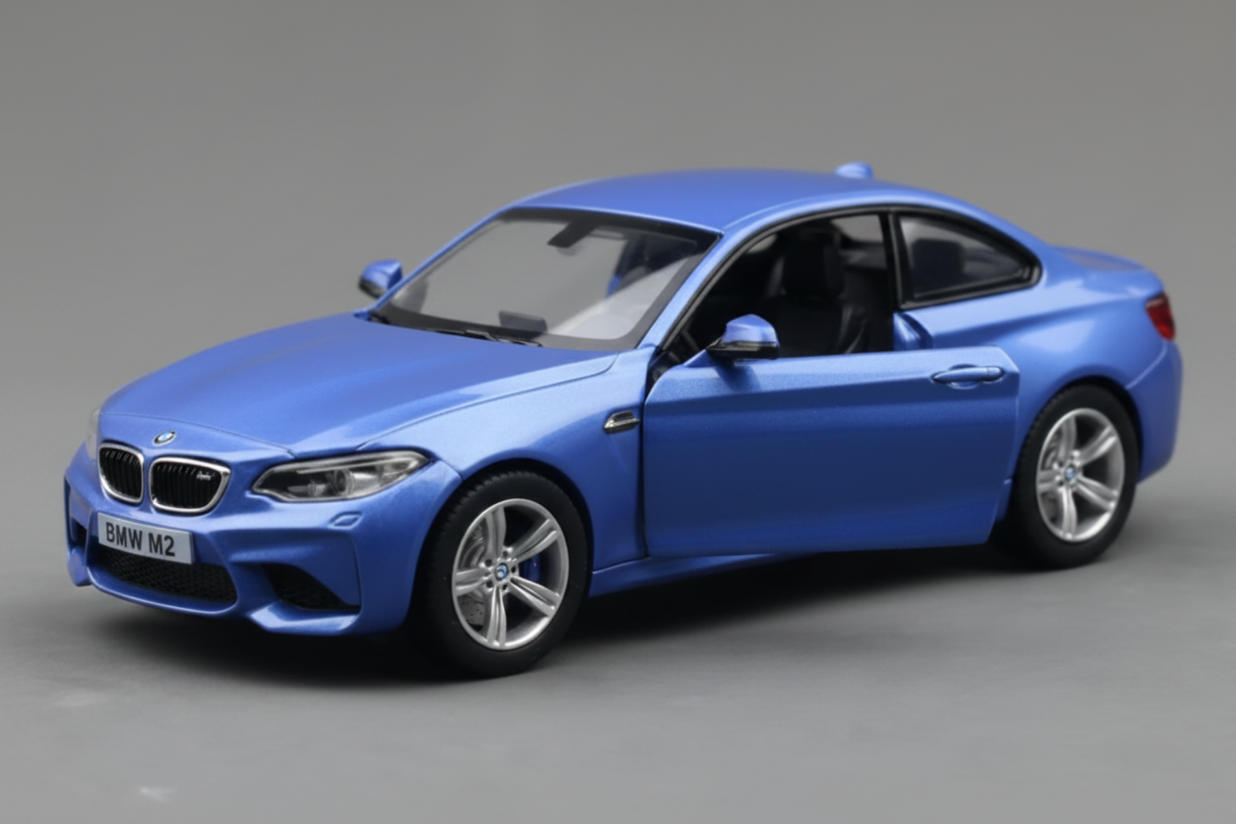 BMW M2 1/36