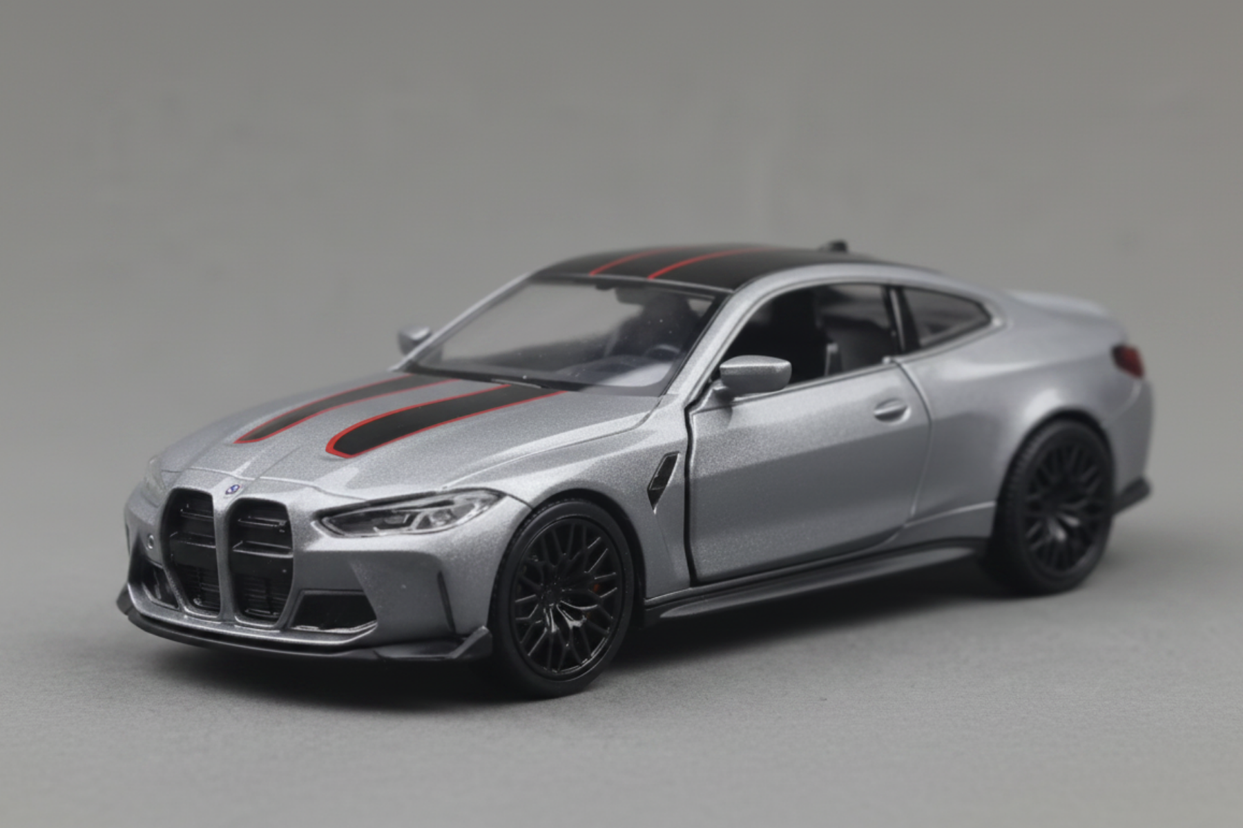 BMW M4 CSL 1/36