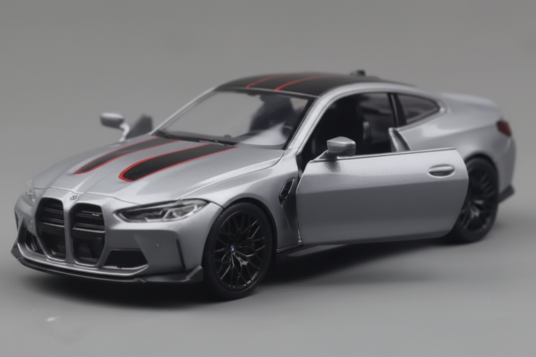 BMW M4 CSL 1/36