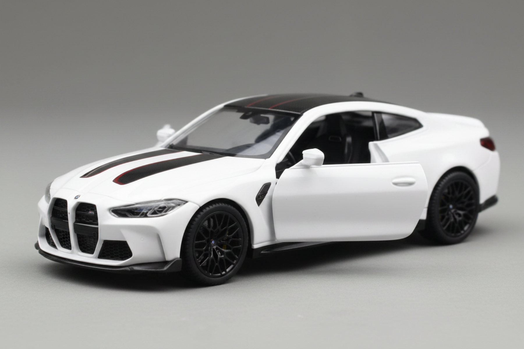 BMW M4 CSL 1/36
