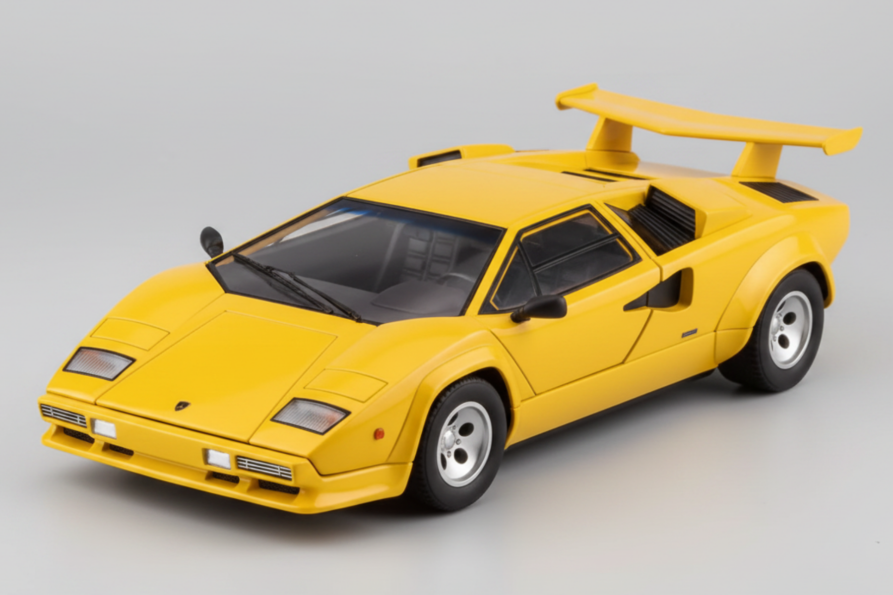 Lamborghini Countach 1/24