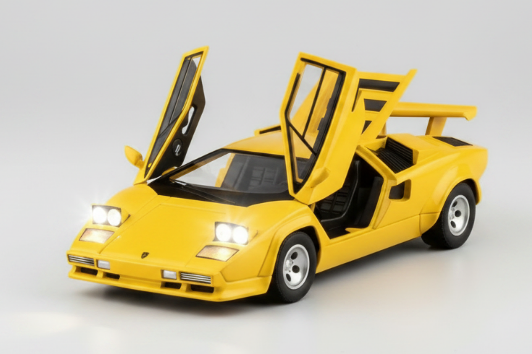 Lamborghini Countach 1/32