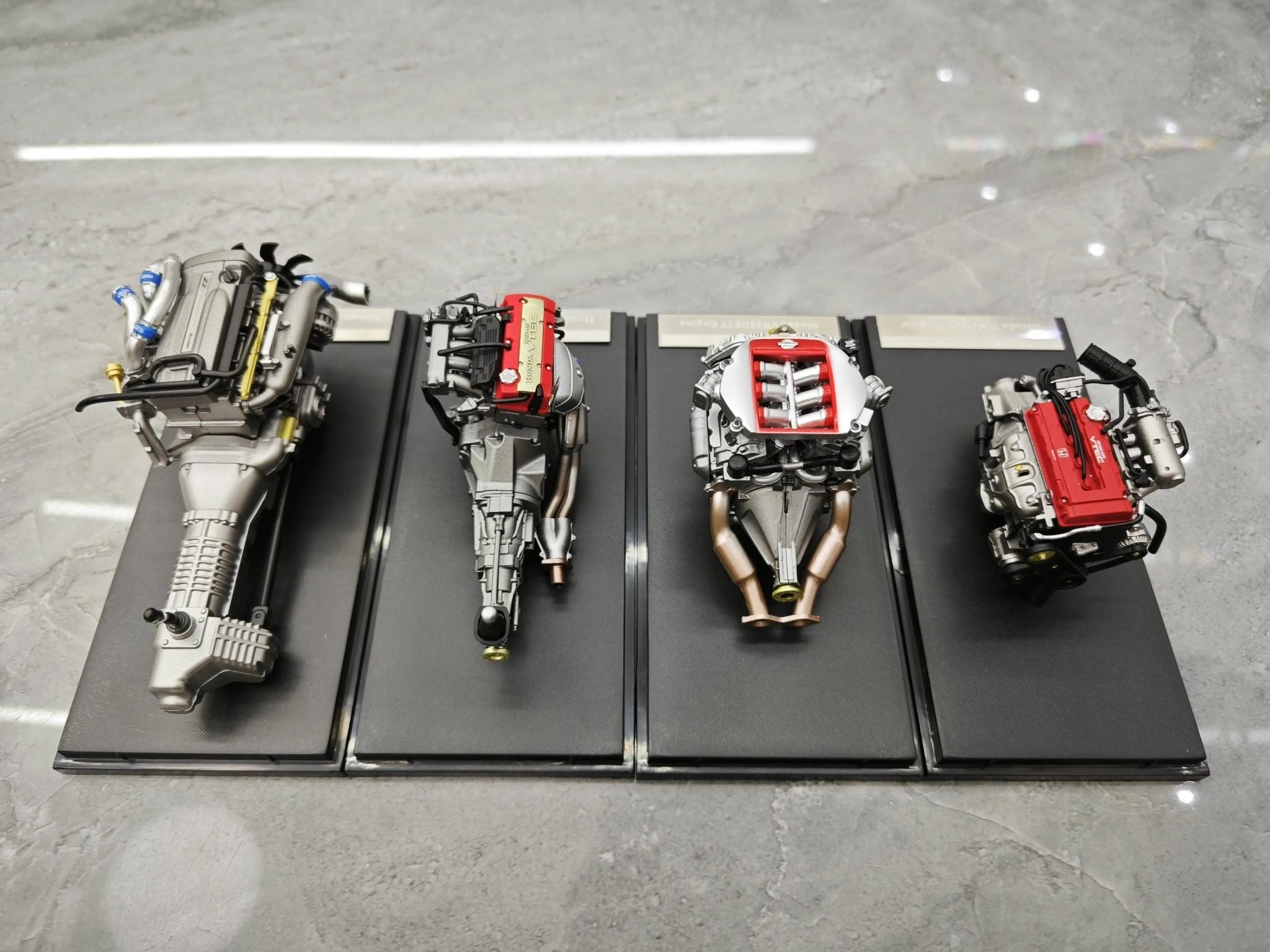 Nissan R35 GTR VR38 Engine 1/18